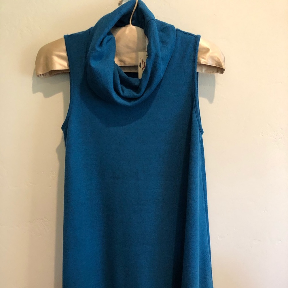 Aryeh tunic sz small NWT